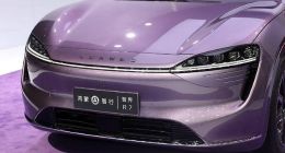 智界高管“神操作”：贴脸雷军、借号引流、血统言论惹风波