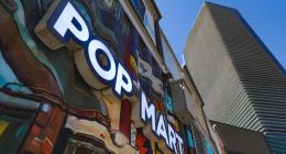 泡泡玛特：从潮流玩具崛起成为情感经济的“新物种”