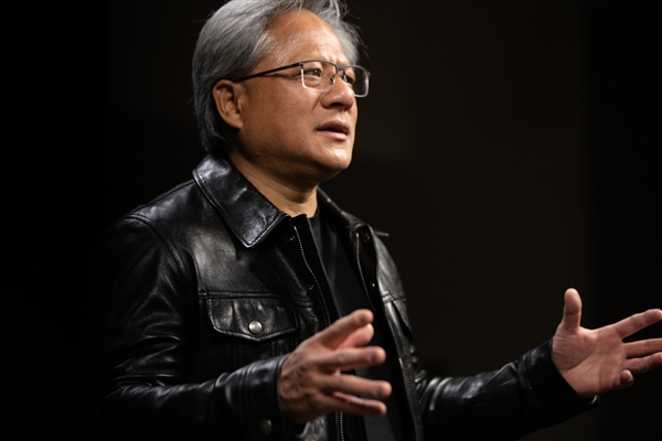 英伟达火速暂停H20生产！黄仁勋重申：已明白回应中国从来没有后门存在