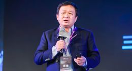 净利10年新低！「风口捕手」周亚辉，All in AI亏麻了 | BUG