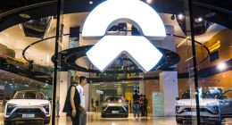 反内卷政策下蔚来降价突围，老车主被“割韭菜”成常态？