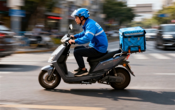 治理“电鸡”乱象 一线城市出手了!首张广州新国标外卖电动自行车专用号牌WA0001正式颁发