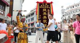张朝阳汕头吃蚝烙谈横渡南澳岛-饶平海湾“蚝区受困” 称“有种复仇的感觉”