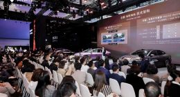 华系双智旗舰轿车 广汽昊铂A800内饰首发，为高速L3商用冲刺