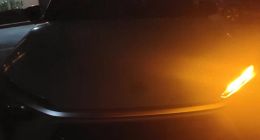 蔚来ES8转向灯成“独眼龙”，售后说是在“延长大灯寿命”