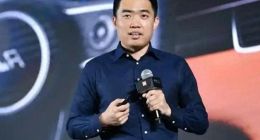 从年赚 28 亿到亏 6 亿！月销跌 50%，李想 “All in AI” 是救命还是赌命