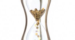 “场景险第一股”白鸽在线通过港交所聆讯，高度依赖大客户构成生存威胁