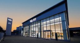 门店撤退，销量骤减，全系降价的理想汽车还有牌可打吗？| 大鱼财经