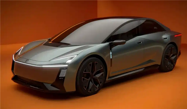 未来感十足!全新丰田卡罗拉概念车更多官图发布:低趴溜背+贯穿尾灯