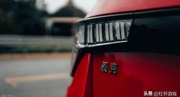 高速路上惊魂！领克Z20智能“泡沫”被撞碎