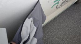 萝卜快跑乘客称被夹衣服险遭拖行，知情人称疑似“故意”行为