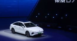 一边是“通病”，一边是“零投诉”：荣威D7异响频发，谁在说谎？