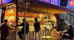 不爱“茅台”，年轻人需要的是属于自己的“老村长”