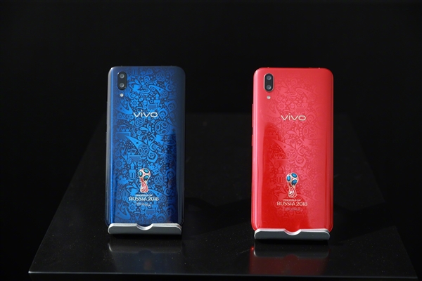上古神机登热搜！网友晒vivo X21世界杯非凡版：八年了还是貌美