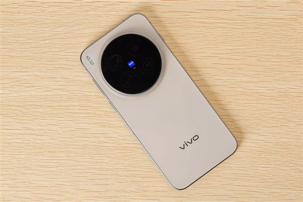 vivo X500系列首发LPDDR6内存:速率飙至10.7Gbps 顶配版独占
