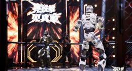 中国机器人头掉了还能坚持格斗 马斯克深夜转发称：看乐了