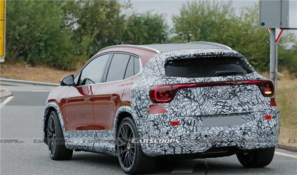 奔驰最亲民纯电SUV！全新AMG GLA路试谍照曝光：680马力对标宝马iX3 M