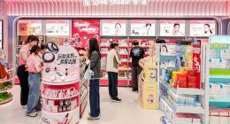 深耕门店体验，屈臣氏上半年跑出“双增长”